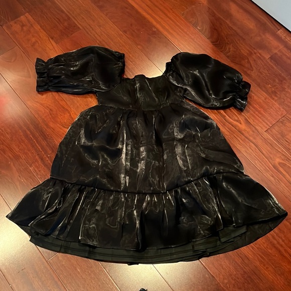 in loom Dresses & Skirts - In loom fluffy dress black shiny silk with puff sleeves